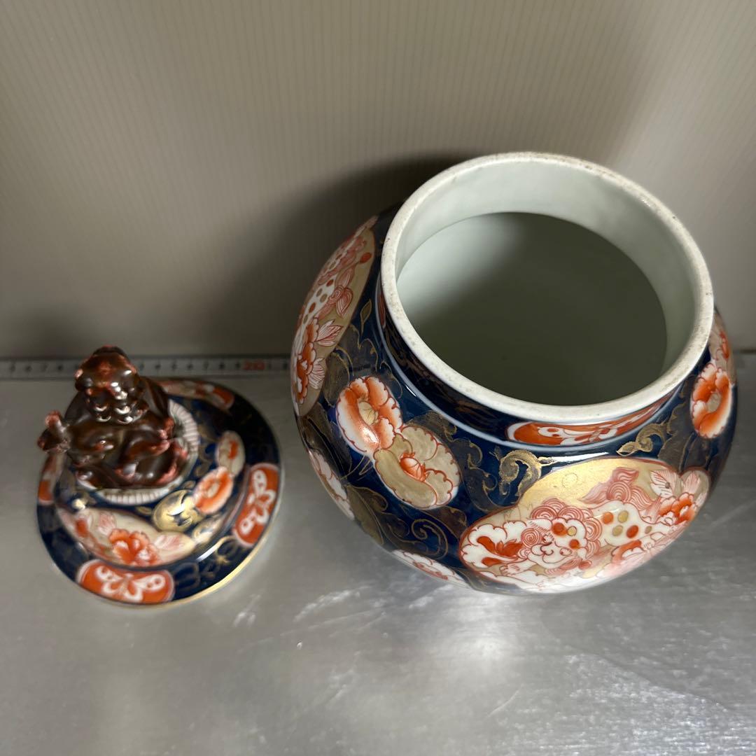 古伊万里、染錦、獅子、花絵、沈香壺、　塗り箱、付き、完品。