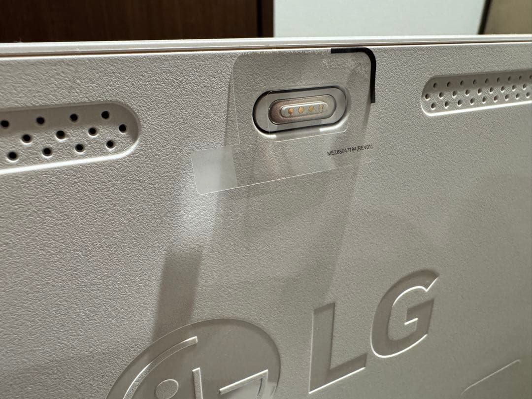 LG Smart Monitor Swing 32U889SA-W 本体のみ①