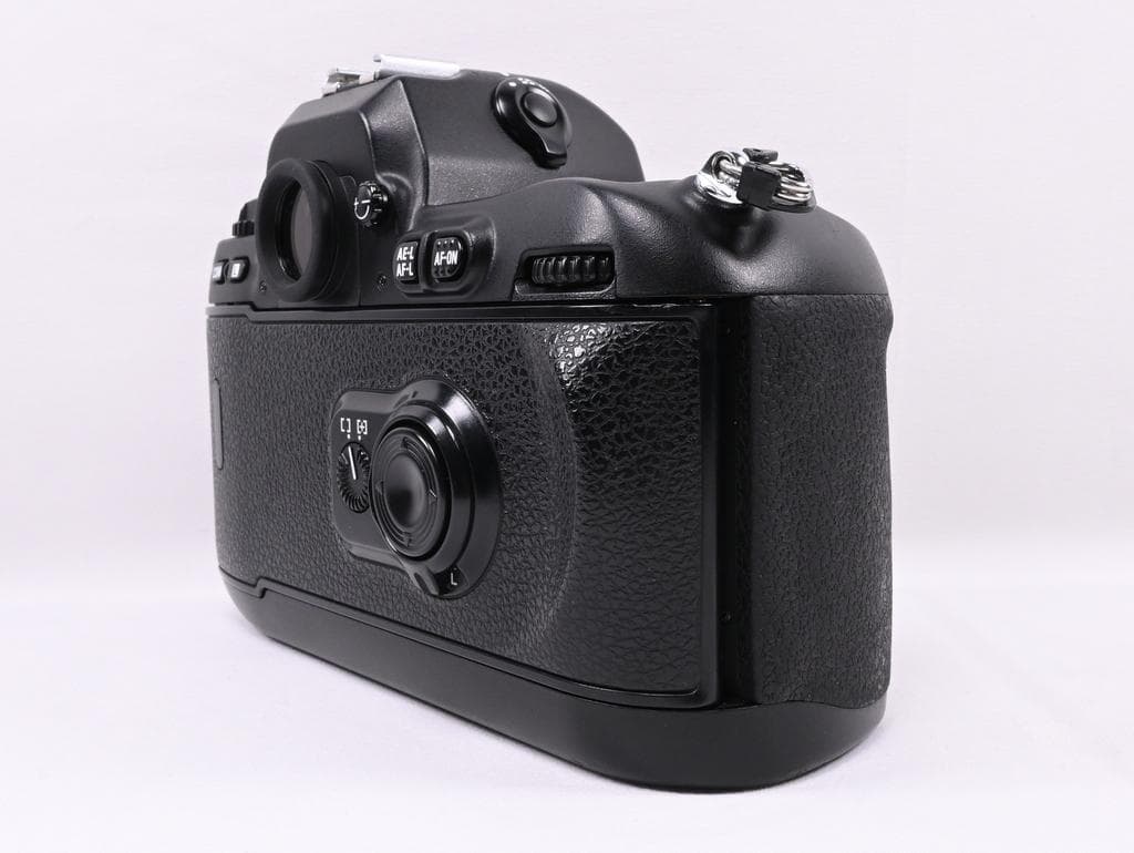 【超美品】 Nikon F100 ボディ 《3Vリチウム電池ホルダー付き》
