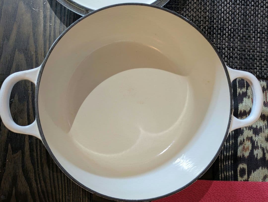 【美品】LE CREUSET ルクルーゼ　ココットロンド22cm ホワイト