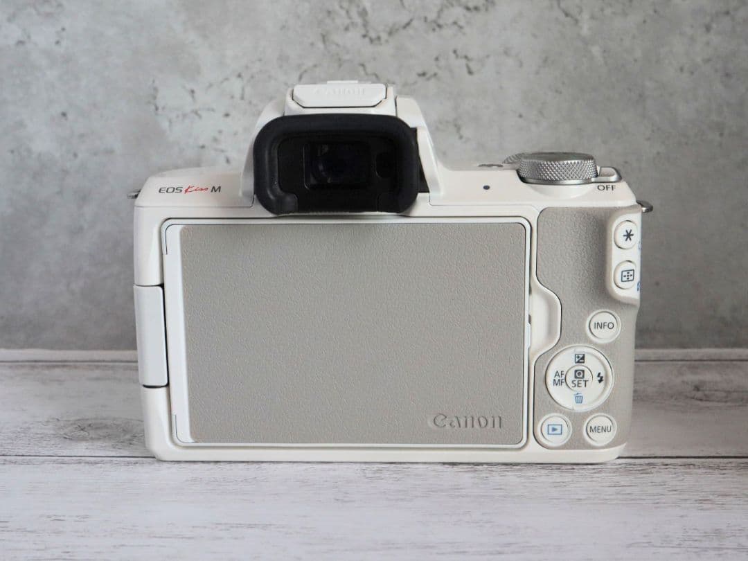 Canon EOS kissM 標準ズームレンズキット
