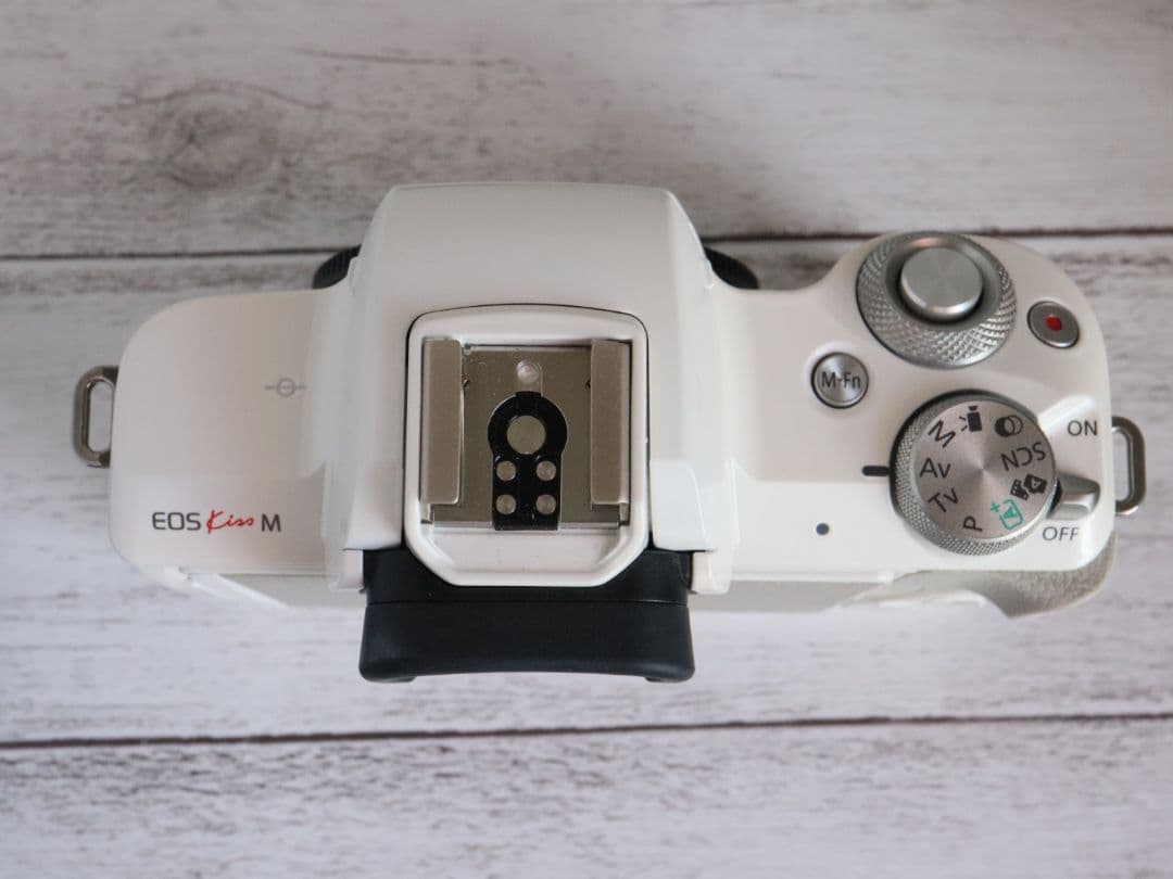 Canon EOS kissM 標準ズームレンズキット