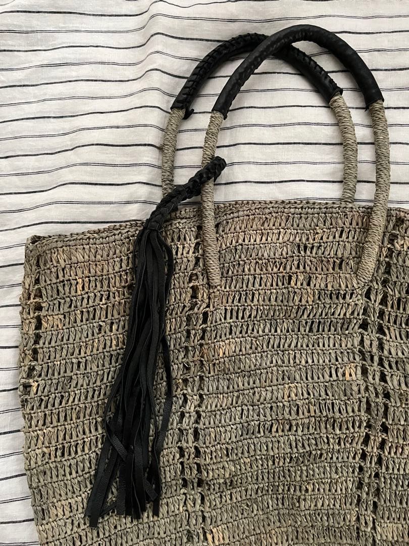 IENA購入　a. グレーカーキラフィアかご　ショルダー