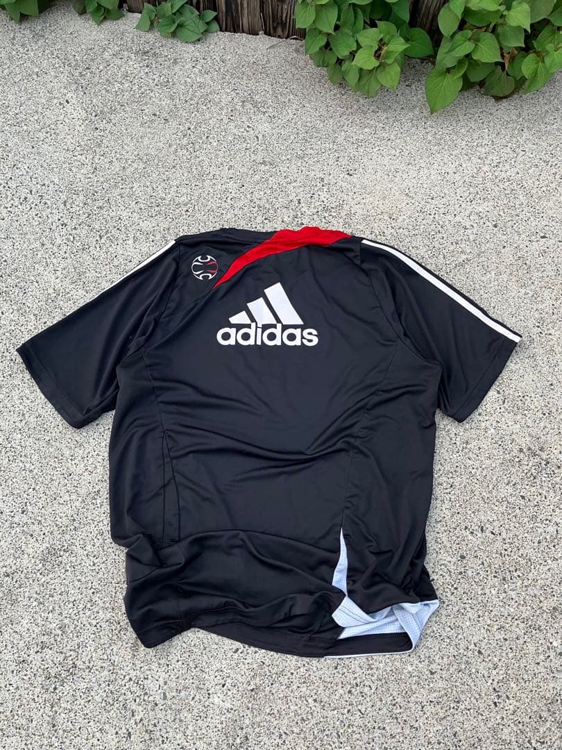 【希少】アディダスxリバプールFC トレーニングシャツ　ビンテージM