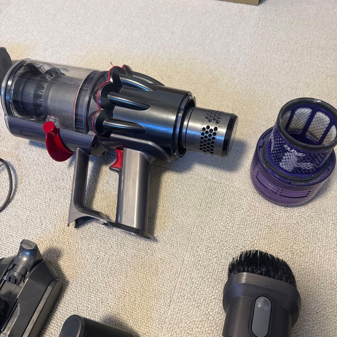 ダイソン　sv18 送料込み　　バッテリーは一個のみ付属