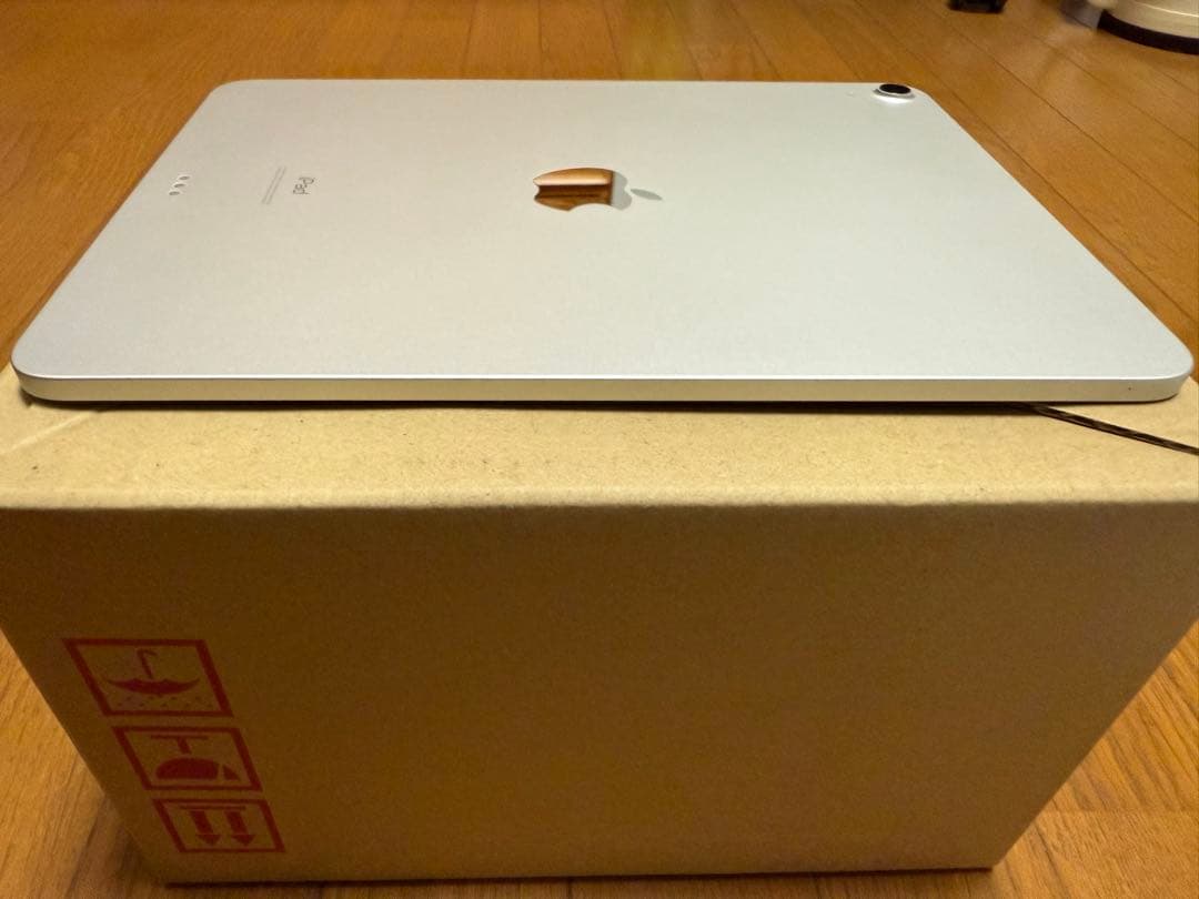 美品 iPad Air 第4世代 シルバー 64GB WiFi