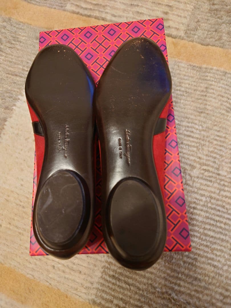 フェラガモ　オードリー