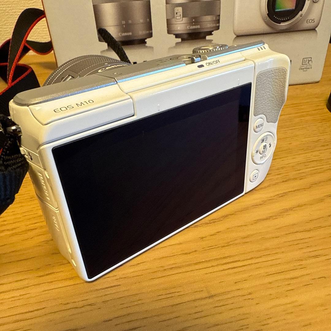 【美品】Canon EOS M10 ミラーレスカメラ フルセット