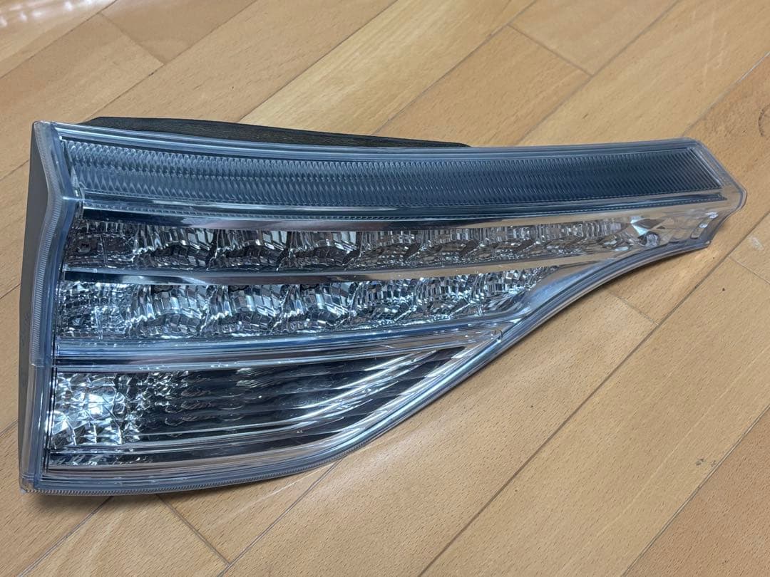 エスティマハイブリッドAHR20テールランプセット かなり薄いブルータイプ