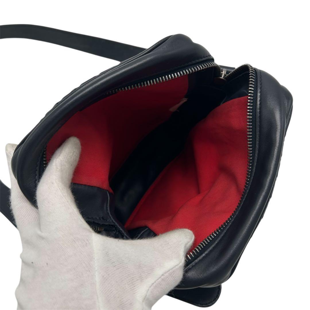 美品 ボッテガヴェネタ イントレチャート ショルダーバッグ レザー 紺色 メンズ