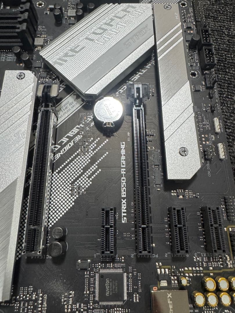 ASUS ROG STRIX B550-A Gaming BIOS更新済み