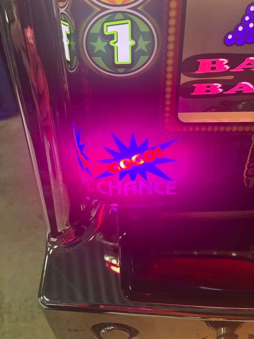 UwU　ファンキージャグラー　5号機　実機