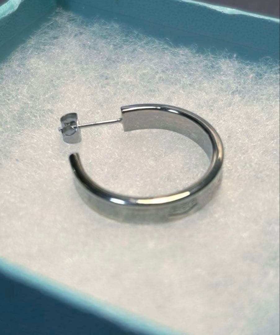 Tiffany & Co. シルバー フープピアス