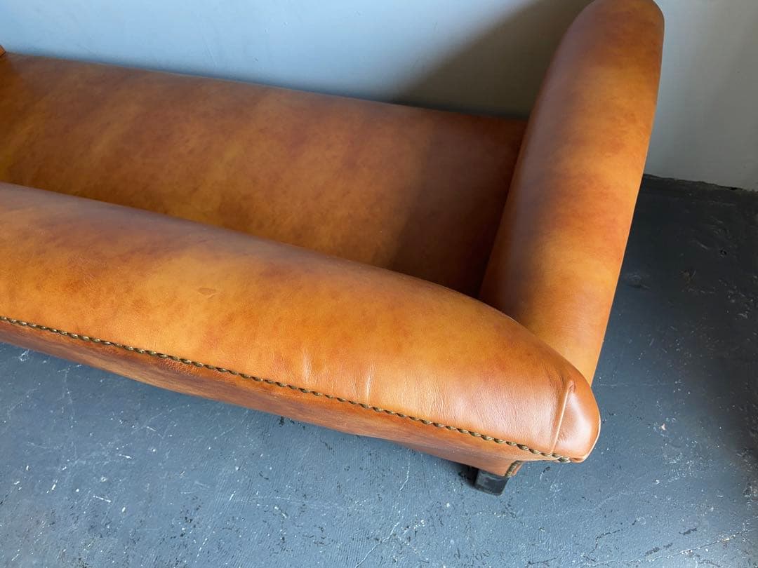 【展示品セール】アンティークソファ本革鋲ヴィンテージレザー張インダストリアル