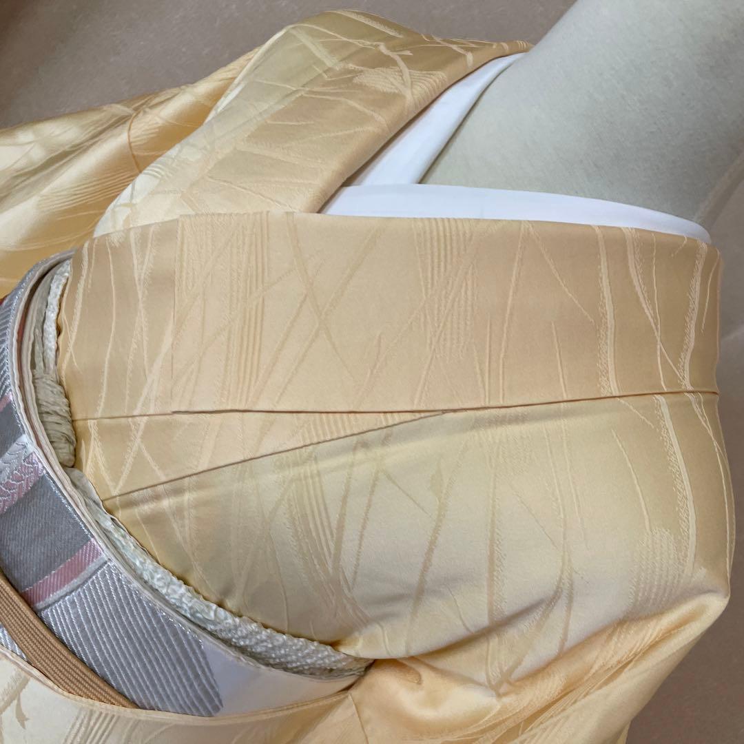 りんご　伊と幸謹製　優しい卵色の色無地