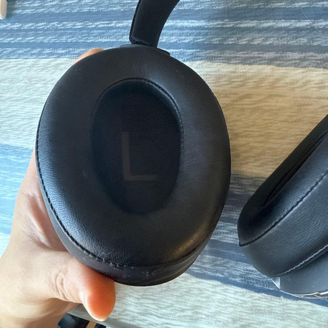 Mercedes ワイヤレスヘッドホン ブラック