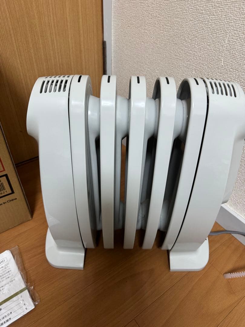 DeLonghi デロンギ　オイルヒーター　ミニ　RHJ01A0505-DW