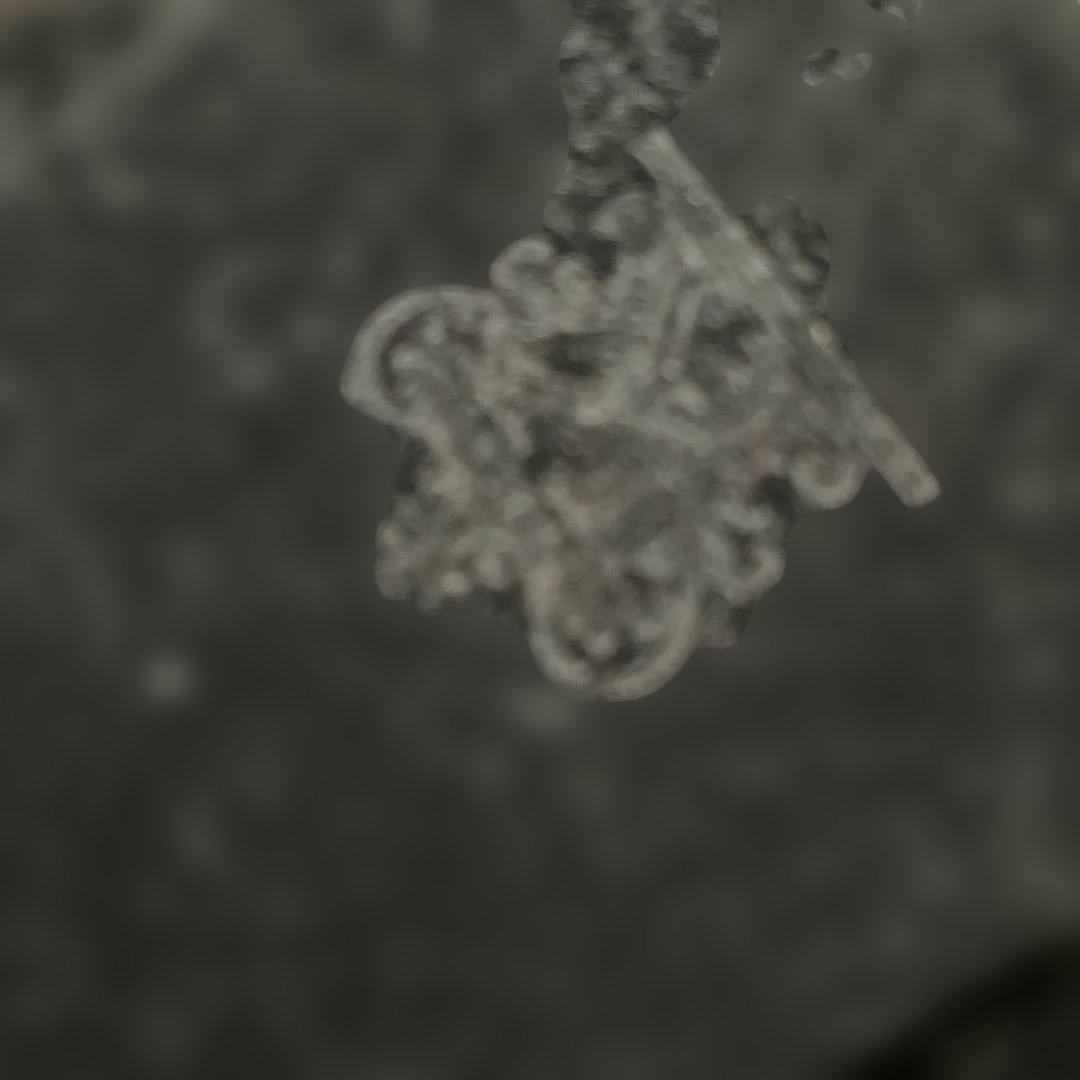 アンティーク　装飾的なゴールド壁掛け鏡