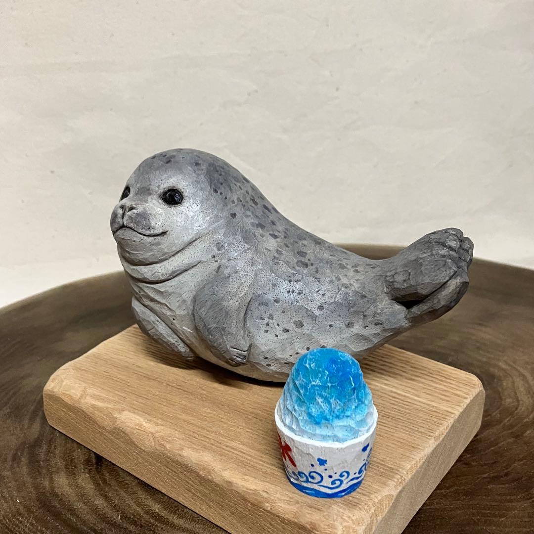 木彫りのアザラシ