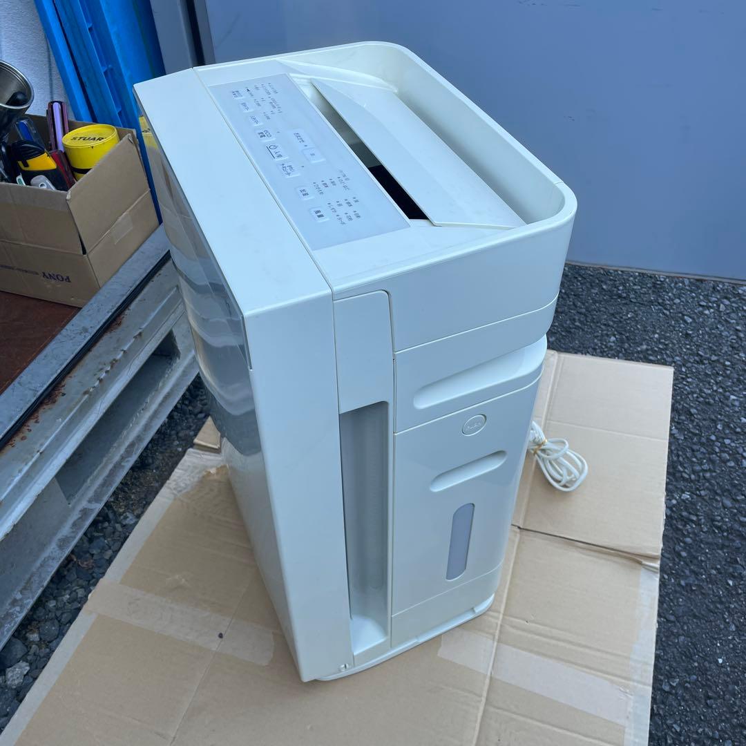 ダイキン 加湿機能つき空気清浄機 MCK70T-W 2016年製