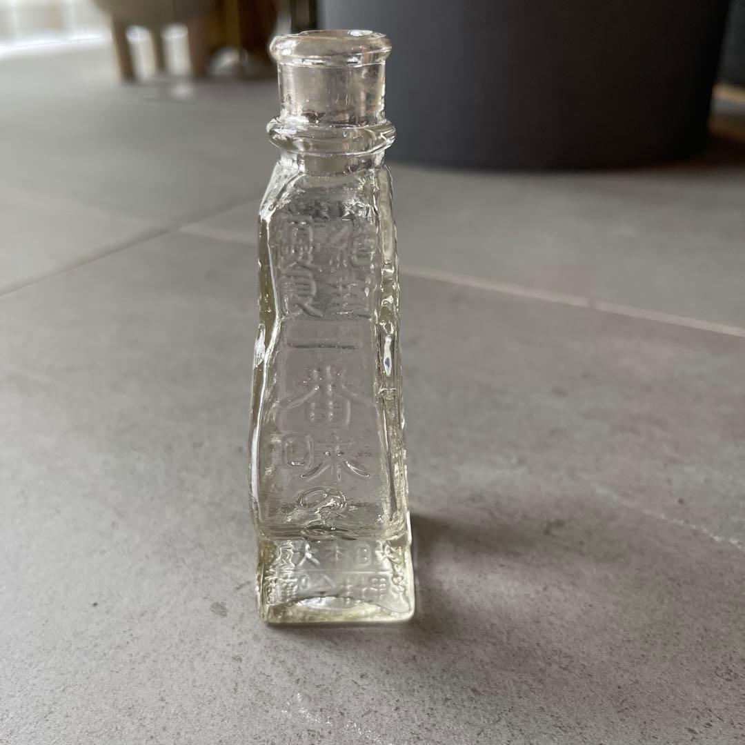 白玉ソース　アンティーク　ガラス　大日本大阪野村吟醸　注ぎ口と底汚れあり　希少