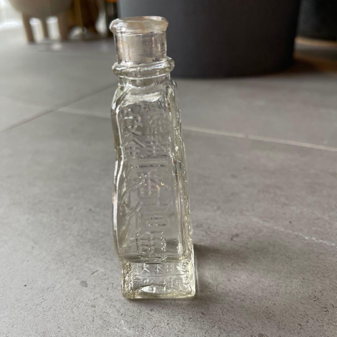 白玉ソース　アンティーク　ガラス　大日本大阪野村吟醸　注ぎ口と底汚れあり　希少