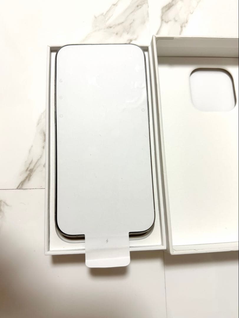 Apple iPhone 15 Pro 512GB ホワイト 本体箱付属品付き