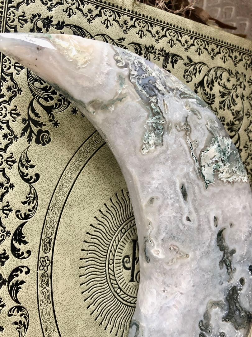 超ビッグ　モスアゲート　ビッグ　ムーン　月　スタンド付き　ジオードあり