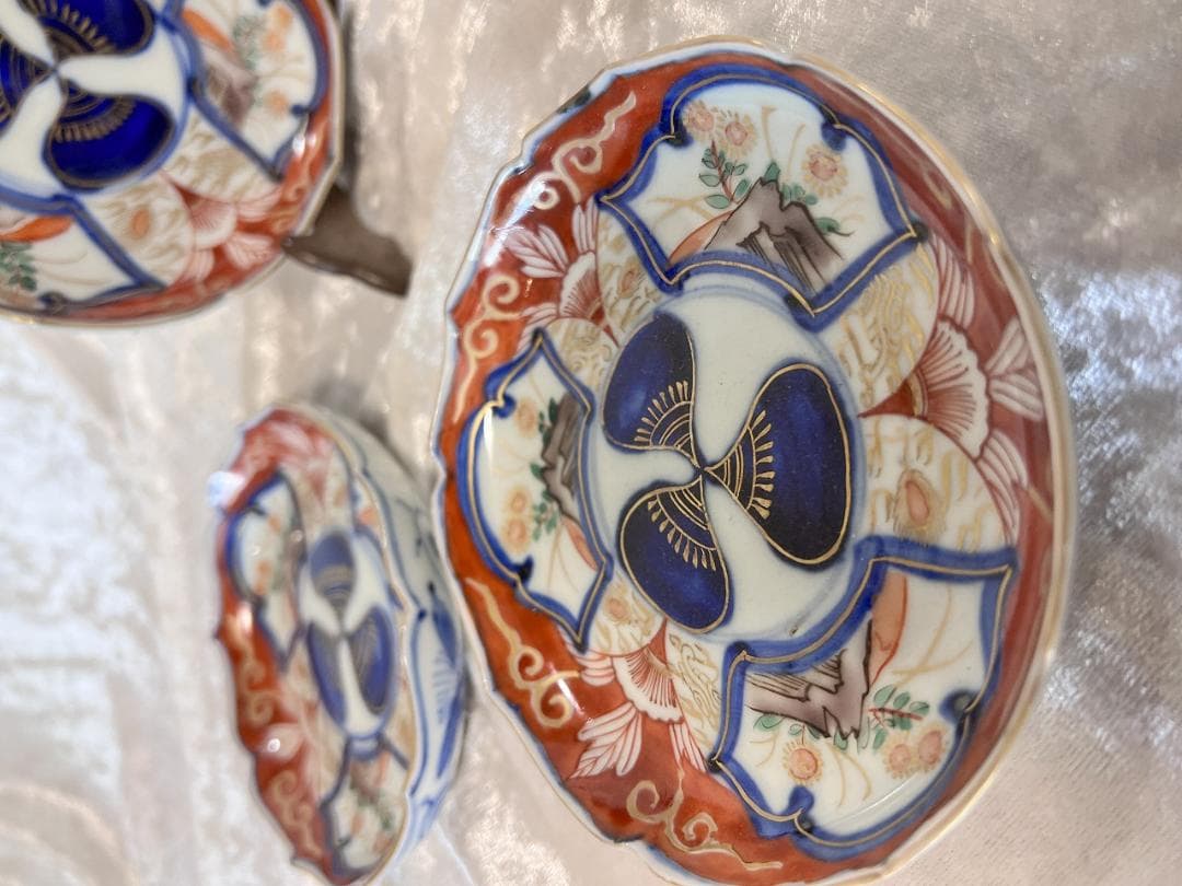 金彩色絵花草紋輪花小皿　伊万里焼　明治　４枚組