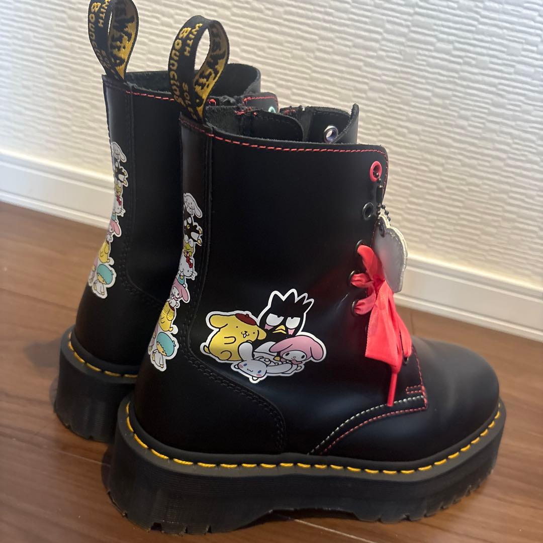 ドクターマーチン　サンリオ　UK6