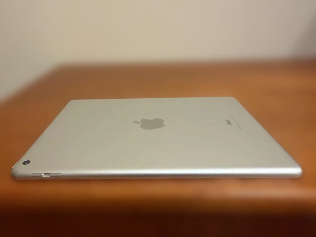 iPad 第6世代 128GB スペースグレイ Wi-Fi