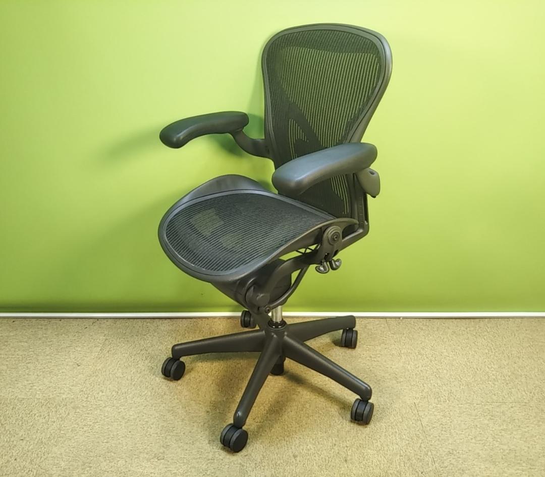 溶接エクレア　bk　アーロンチェア　Aサイズ　フル装備　レバー式可動肘