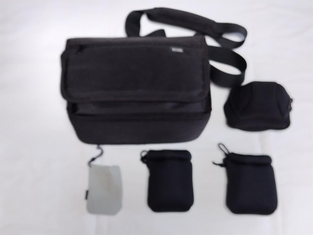 Canon EOS M ミラーレスカメラ フルセット