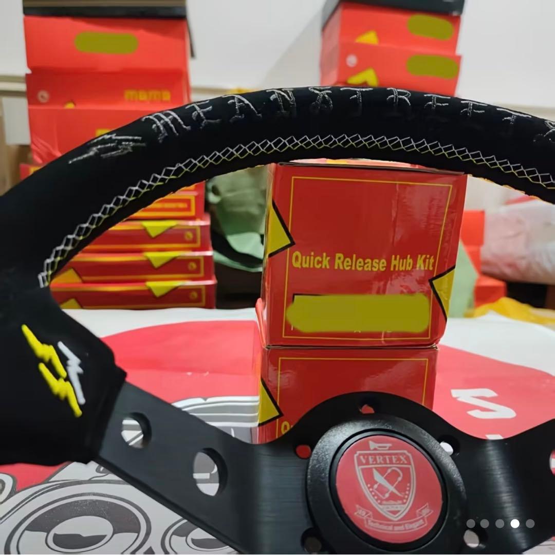 ステアリング　ハンドル　330mm 新品未使用