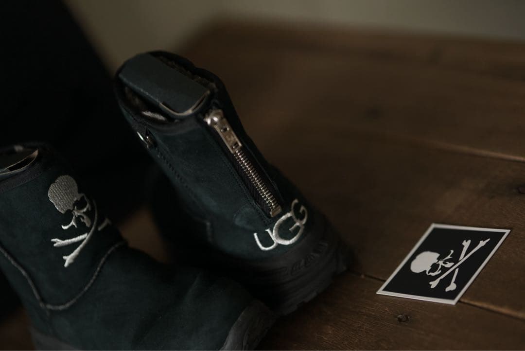 美品mastermind UGG バックジップ スカル刺繍 ムートン ブーツ