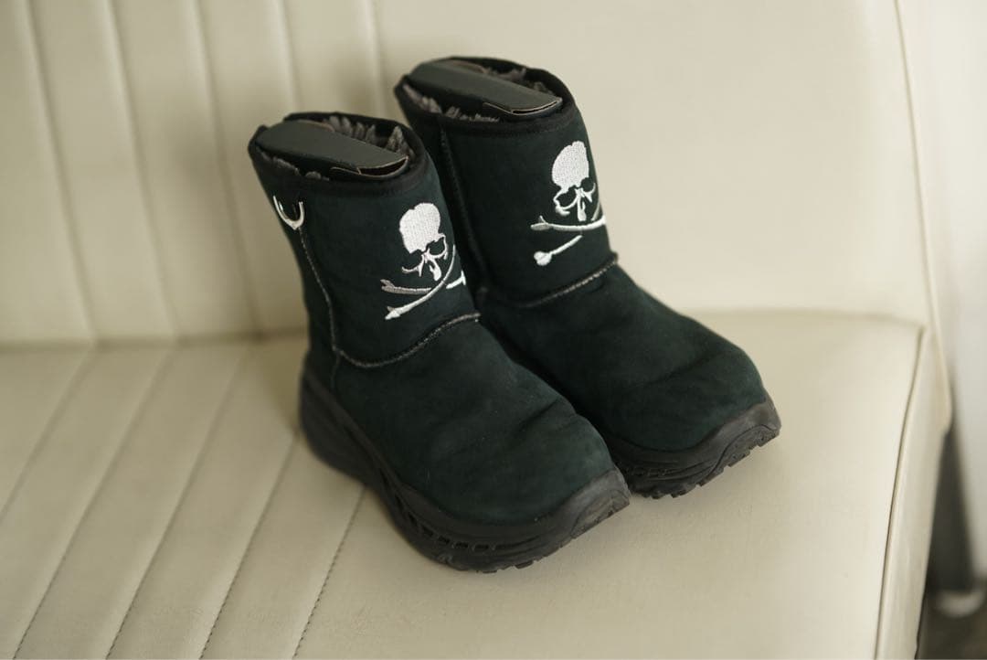 美品mastermind UGG バックジップ スカル刺繍 ムートン ブーツ