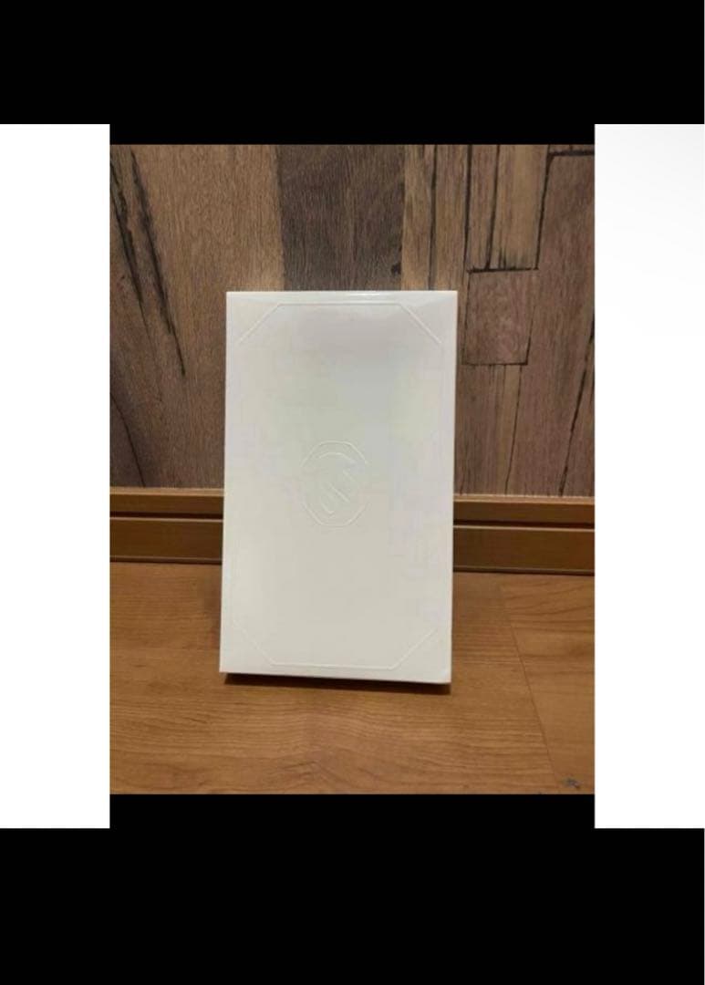 スワロフスキー スマホケース iPhone13pro用 ブラッククリスタル