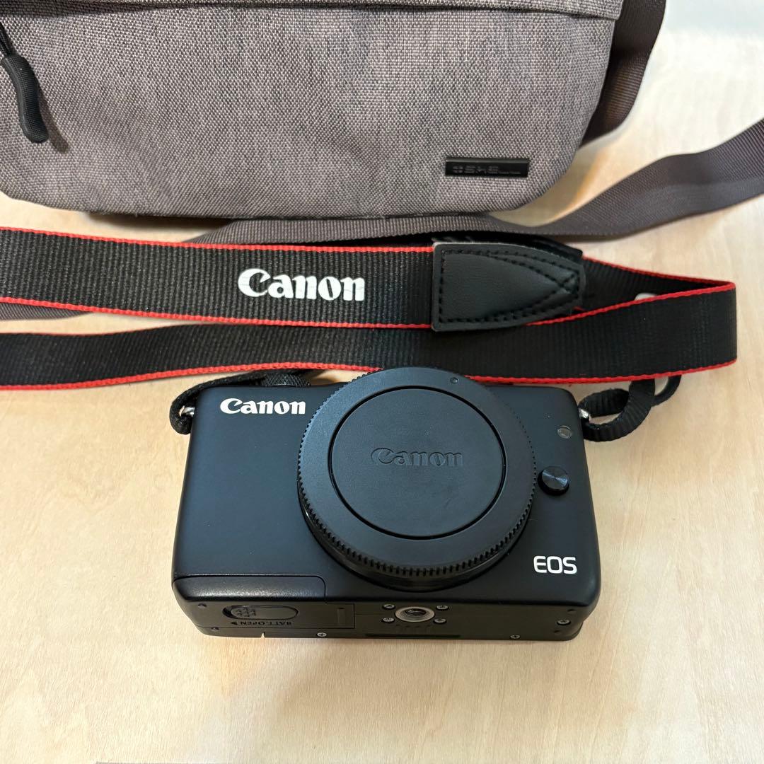 【極美品】Canon キヤノン ミラーレス一眼カメラ EOS M10レンズ2 黒