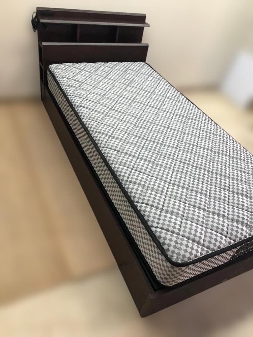 送料無料【収納付・マットレスセット】マナベ シングル 宮棚コンセント1024-2