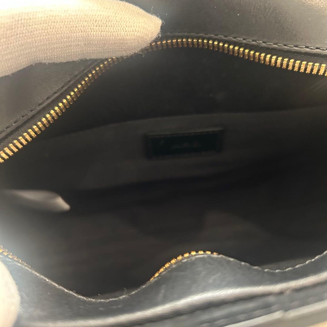 エーペーセー A.P.Cブラック ハーフムーン ショルダーバッグ 普通サイズ