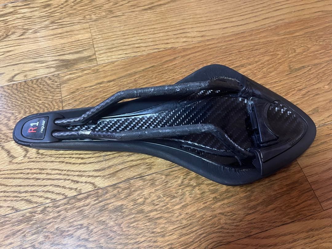 fizik フィジーク ARIONE アリオネ R1 カーボンレール