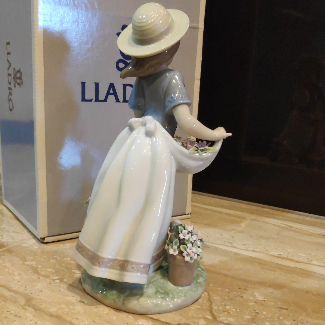 置物 LLADRO A ROMP IN THE GARDEN