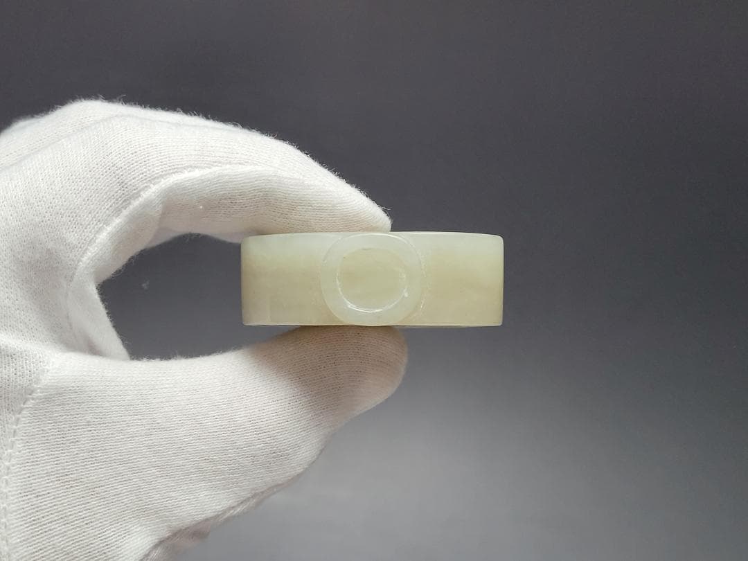 天然玉製 陽刻 仙人文 鼻煙壺 明清時代 高さ約5.5cm