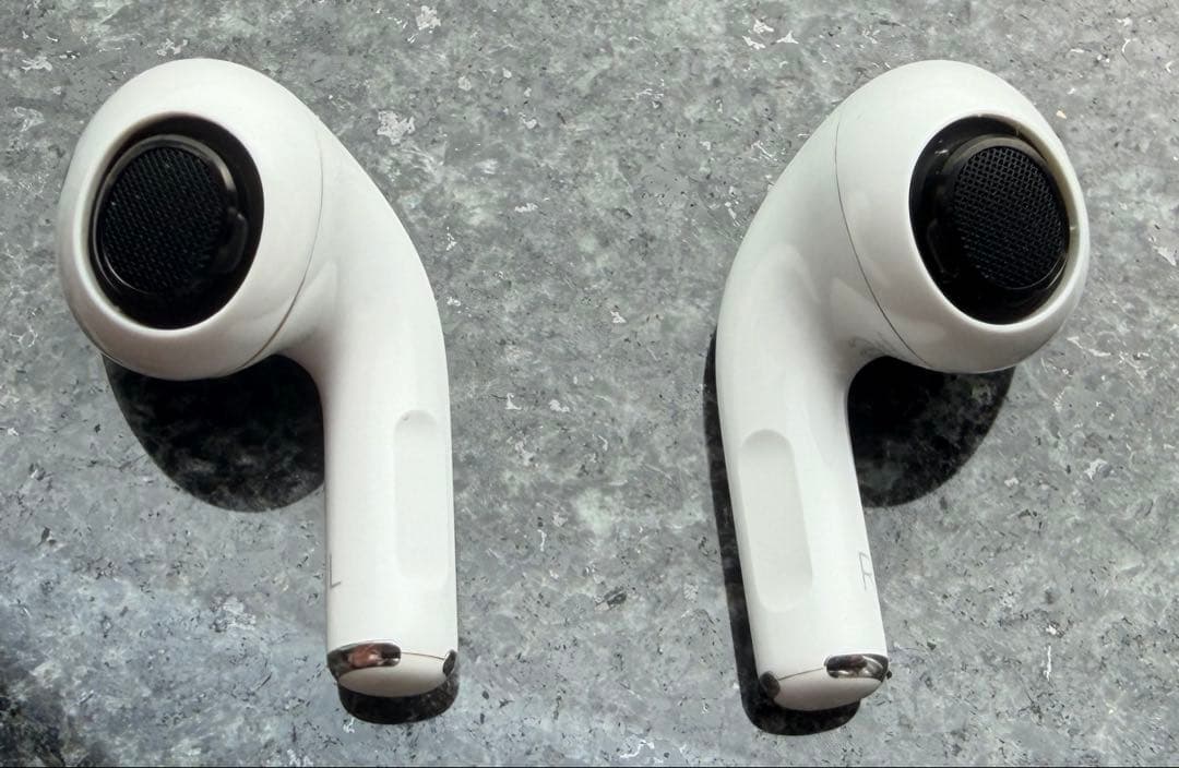 【再再値下げ】AirPods Pro 第一世代　ワイヤレス充電ケース付き