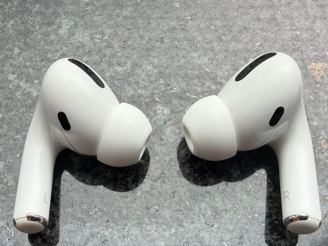 【再再値下げ】AirPods Pro 第一世代　ワイヤレス充電ケース付き
