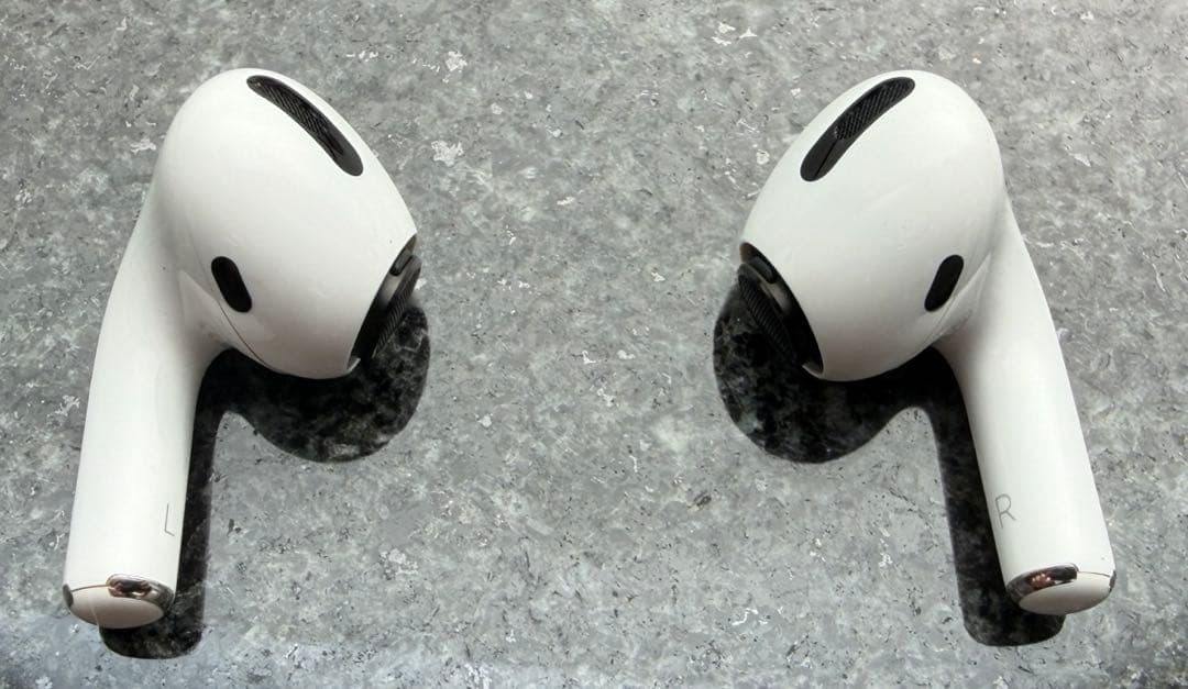 【再再値下げ】AirPods Pro 第一世代　ワイヤレス充電ケース付き