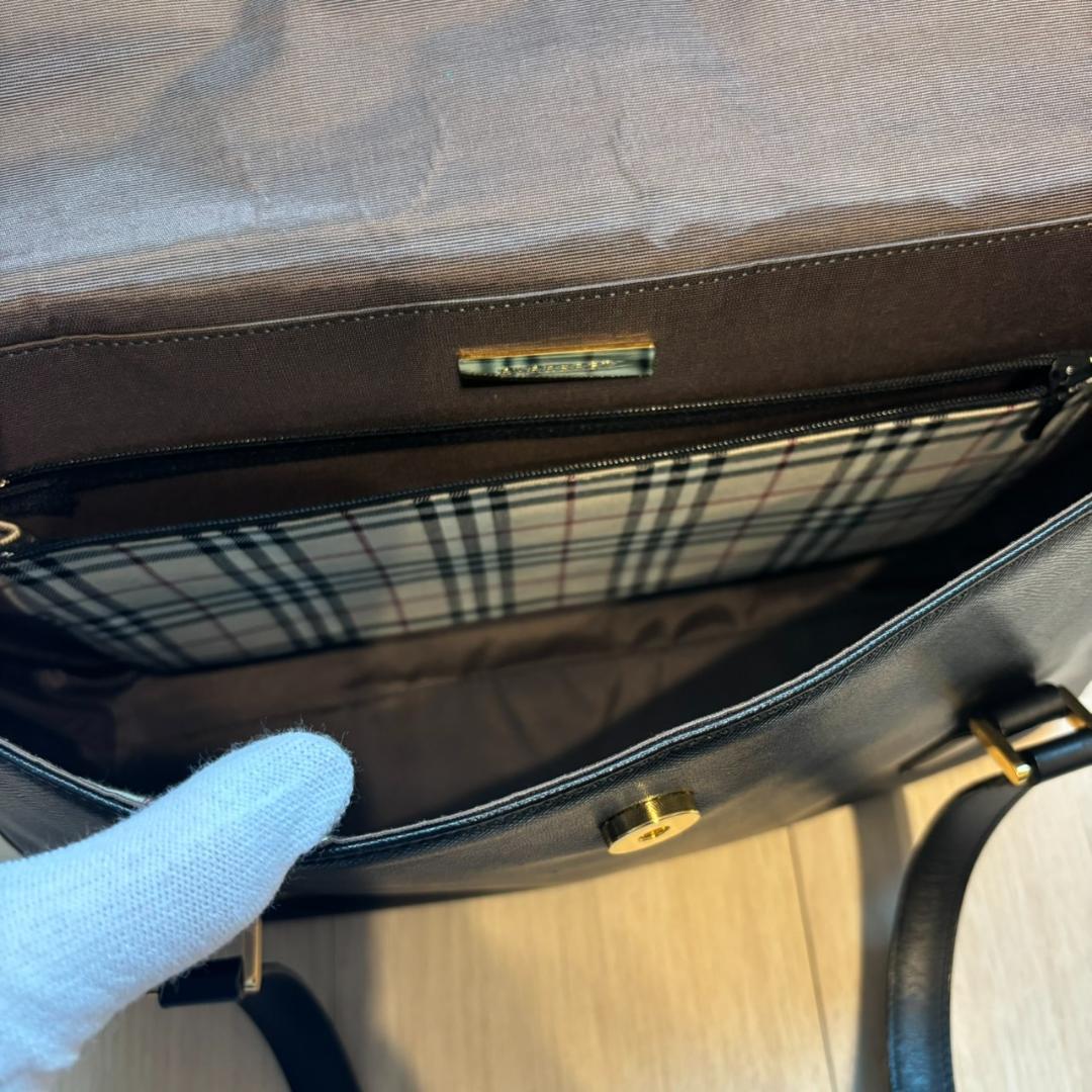 バーバリー　ハンドバック　ビジネスバック　サフィアーノレザー　ブラック