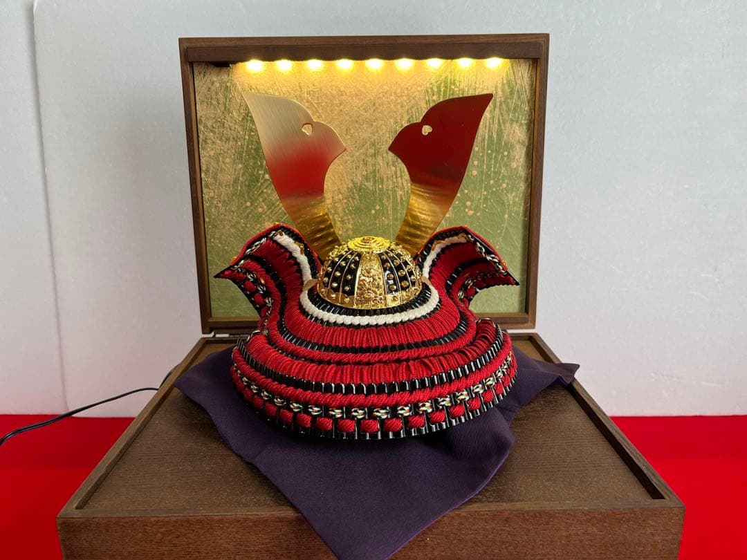 兜飾り　翔風　LED付き収納飾り