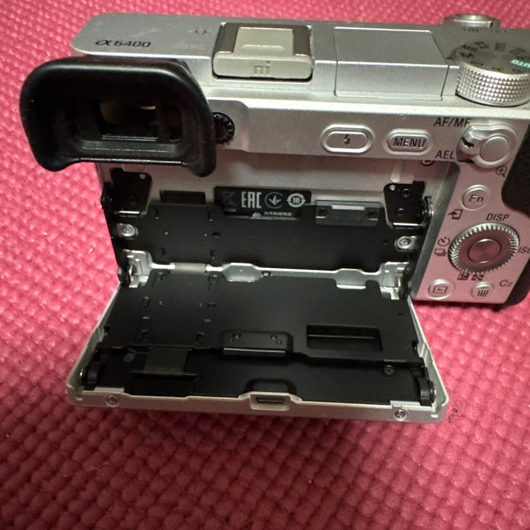 SONY α6400 ミラーレスカメラ シルバー　おまけ付き