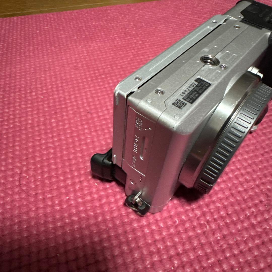 SONY α6400 ミラーレスカメラ シルバー　おまけ付き